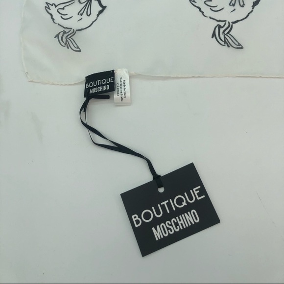 Boutique Moschino XL Scarf - Picture 3 of 4